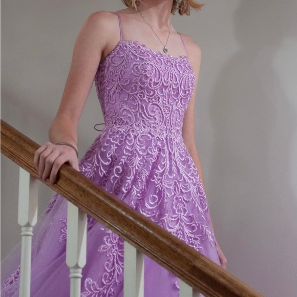 Dress - Picture 2 of 4